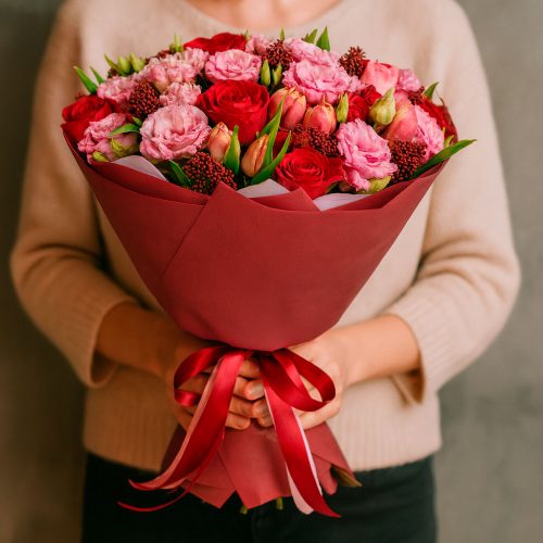 Букет цветов «Вальс Роз»